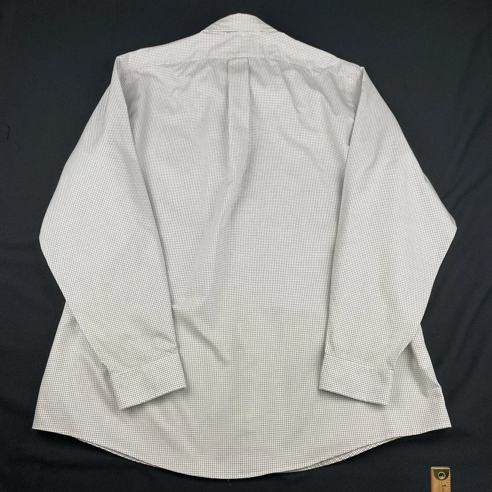 Eddie Bauer Shirt Mens XLT White w/Gray Checks Relaxed Fit Wrinkle Resistant